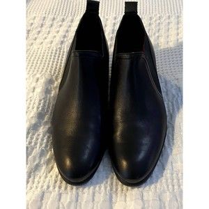 Munro Black Leather Ankle Booties - Size 10.5 M - EUC!